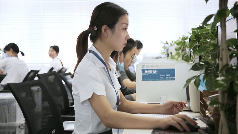 根据我国《公司法》的规定，住宅可以注册公司，但需满足以下条件：